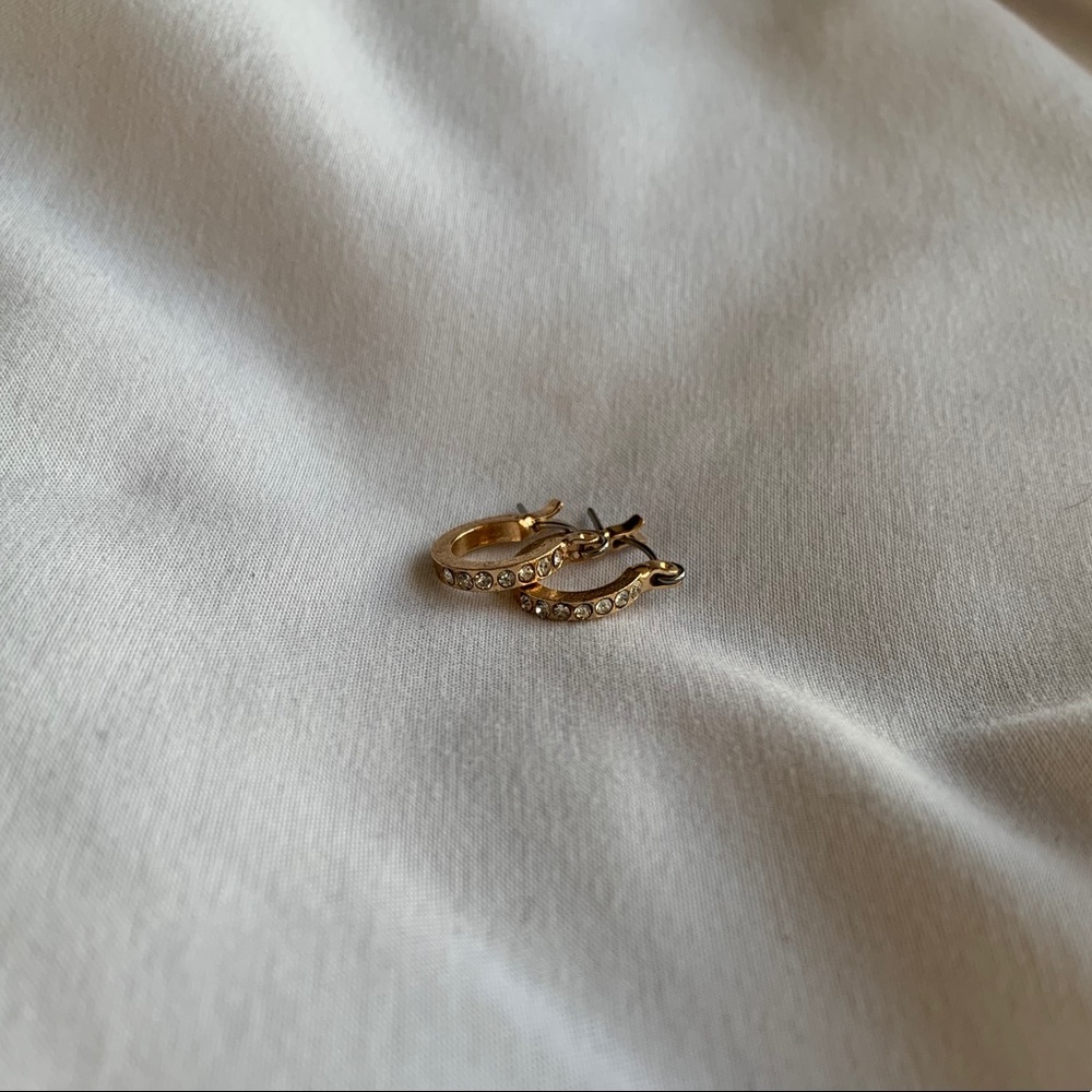 Small gold hoops